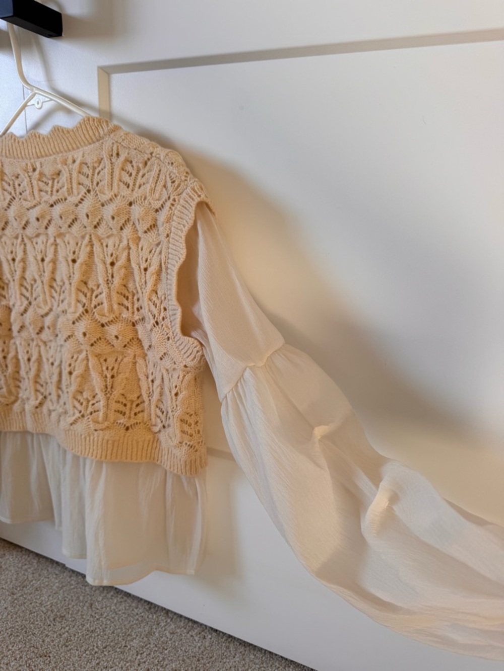 Chiffon-Sleeve Knit Pullover Top in cream size small nwt - Picture 5 of 7